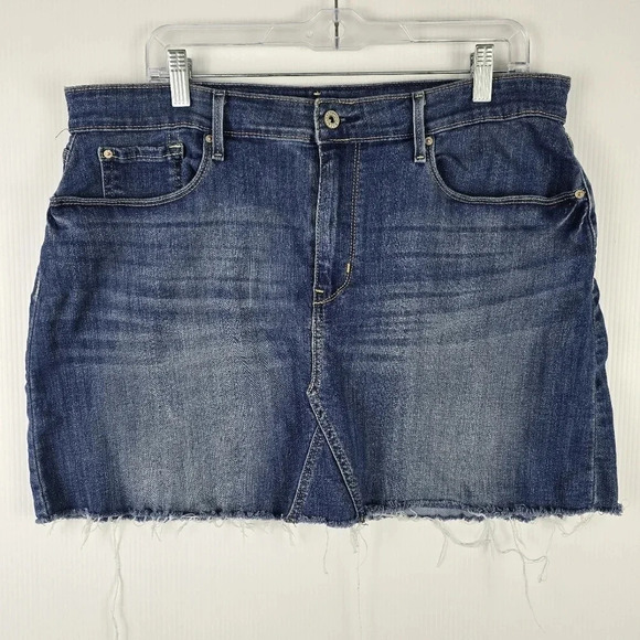 Levi's Signature high rise denim mini skirt - Picture 1 of 12